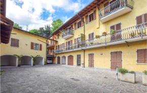 2 Bedroom Cozy Apartment In Manerba Del Garda